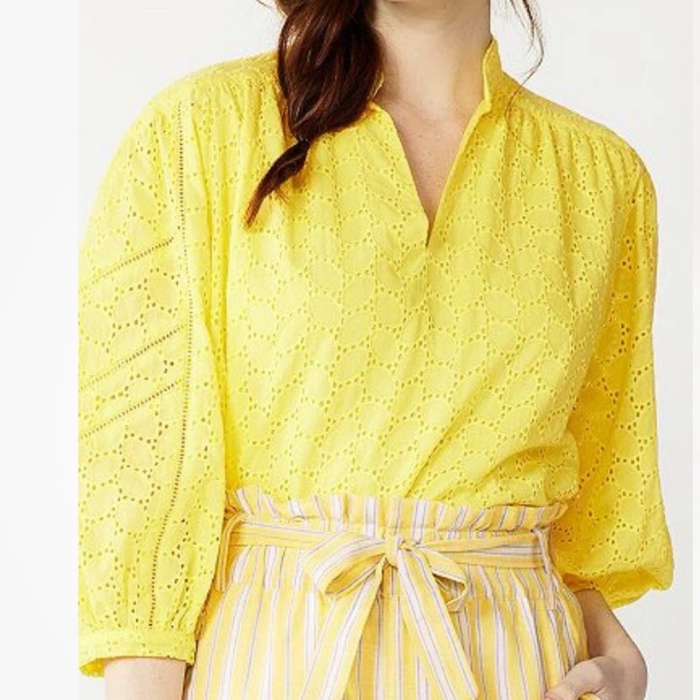 Draper James RSVP Yellow Eyelet Top V-Neck 3/4 Sleeve Size Medium Cottagecore